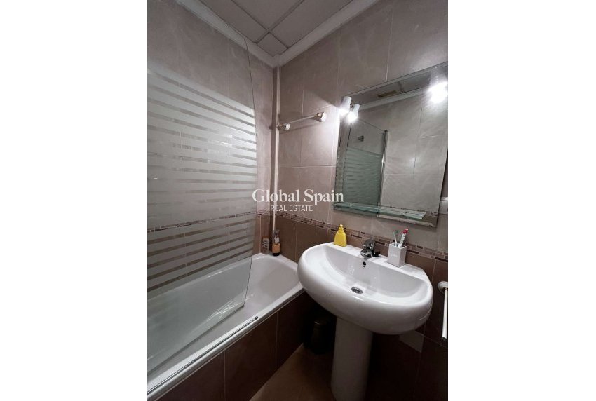 Wederverkoop - APPARTEMENT -
TORREVIEJA - Costa Blanca