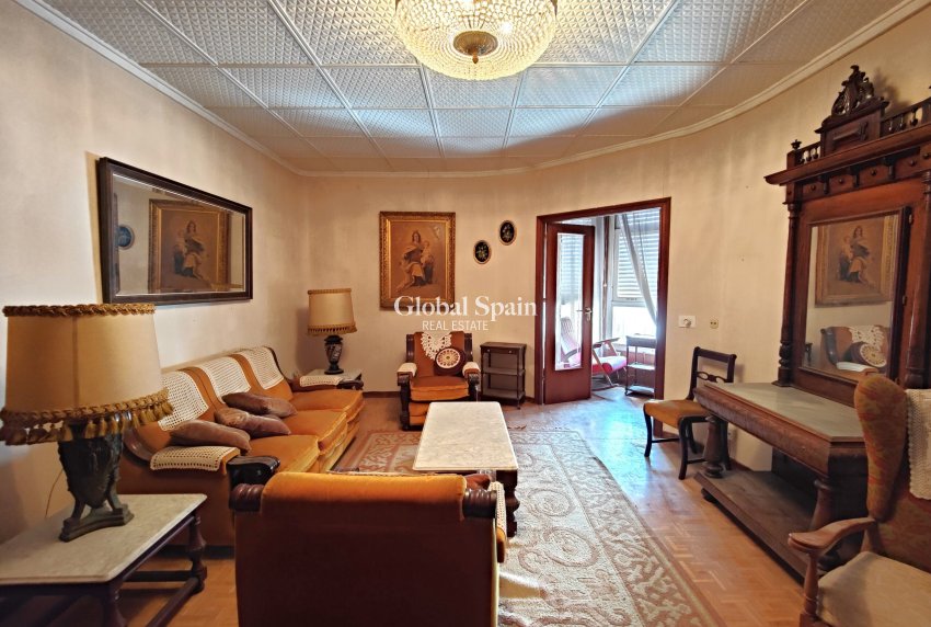 Wederverkoop - APPARTEMENT -
TORREVIEJA - Costa Blanca