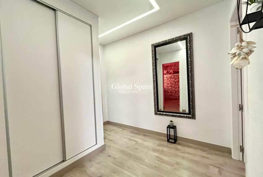 Wederverkoop - APPARTEMENT -
TORREVIEJA - Costa Blanca