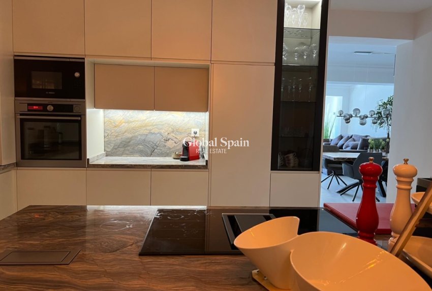 Wederverkoop - APPARTEMENT -
TORREVIEJA - Costa Blanca