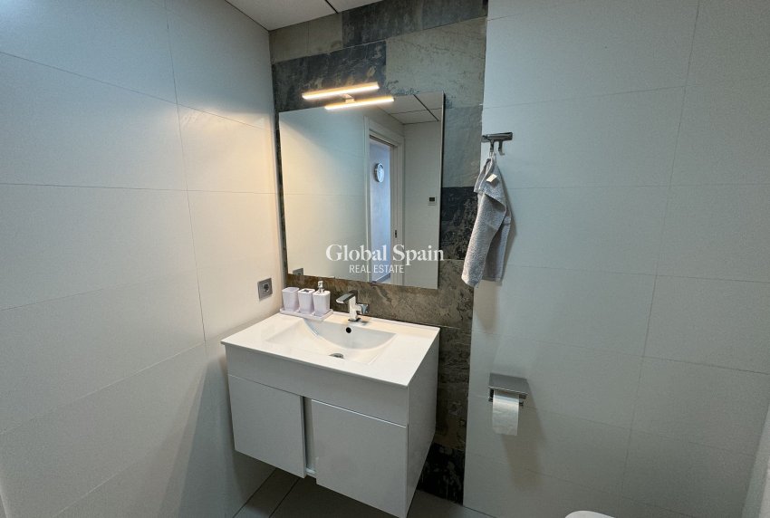 Wederverkoop - APPARTEMENT -
TORREVIEJA - Costa Blanca