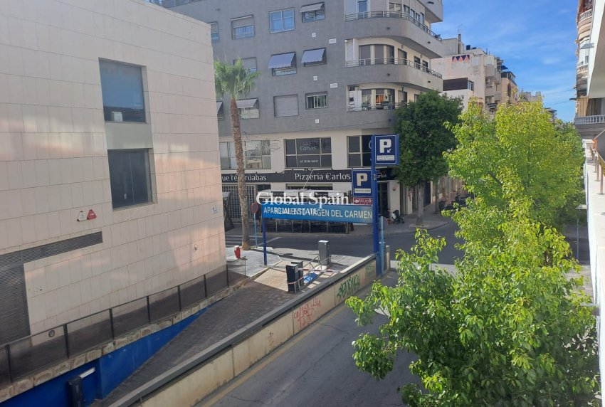 Wederverkoop - APPARTEMENT -
TORREVIEJA - Costa Blanca