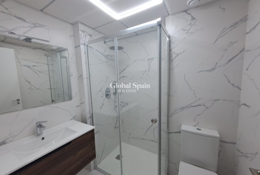 Wederverkoop - APPARTEMENT -
TORREVIEJA - Costa Blanca