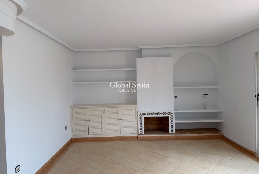 Wederverkoop - APPARTEMENT -
TORREVIEJA - Costa Blanca