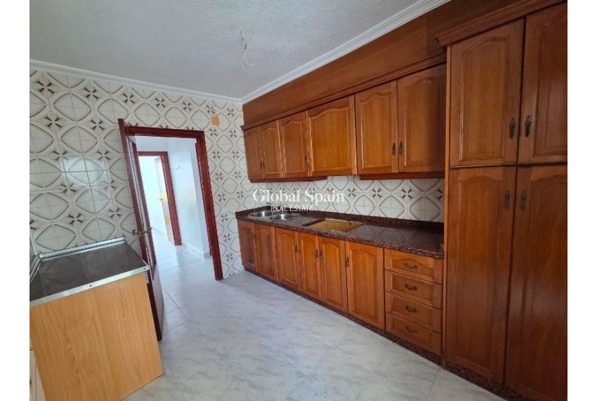 Wederverkoop - APPARTEMENT -
TORREVIEJA - Costa Blanca