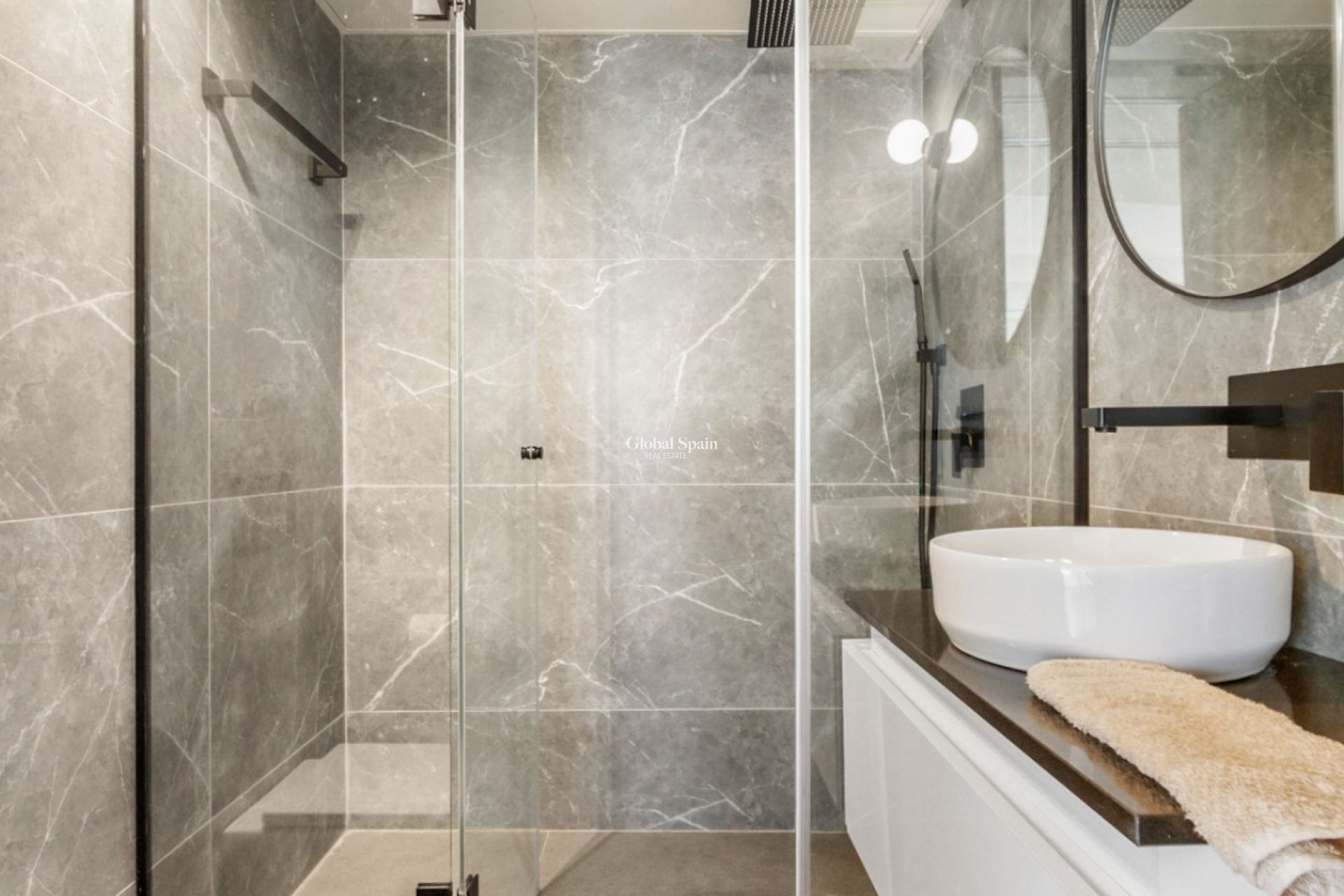 Wederverkoop - APPARTEMENT -
TORREVIEJA - Costa Blanca