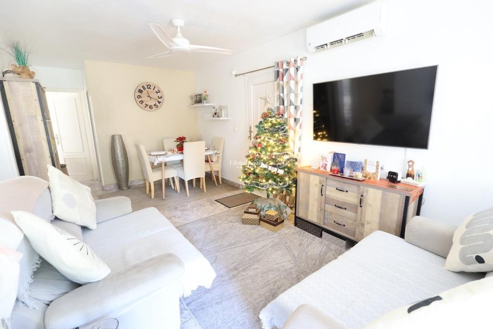 Wederverkoop - APPARTEMENT -
TORREVIEJA - Costa Blanca