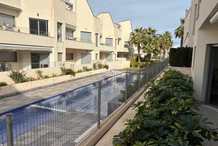 Wederverkoop - APPARTEMENT -
TORREVIEJA - Costa Blanca