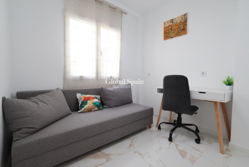 Wederverkoop - APPARTEMENT -
TORREVIEJA - Costa Blanca