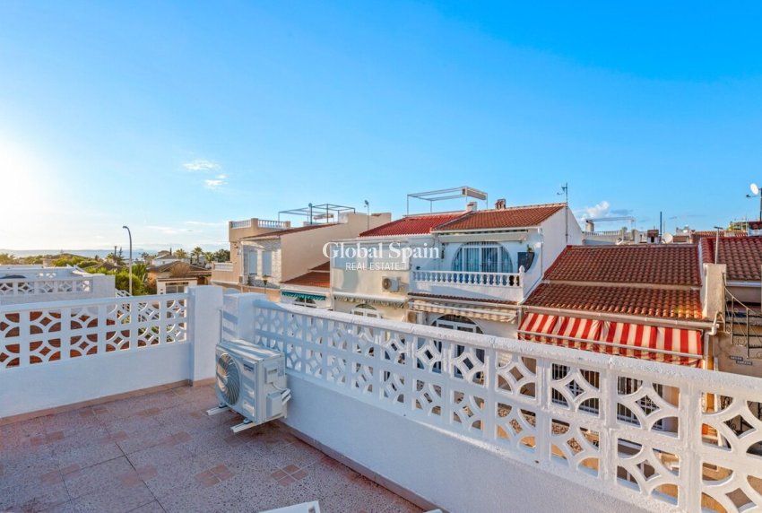 Wederverkoop - APPARTEMENT -
TORREVIEJA - Costa Blanca