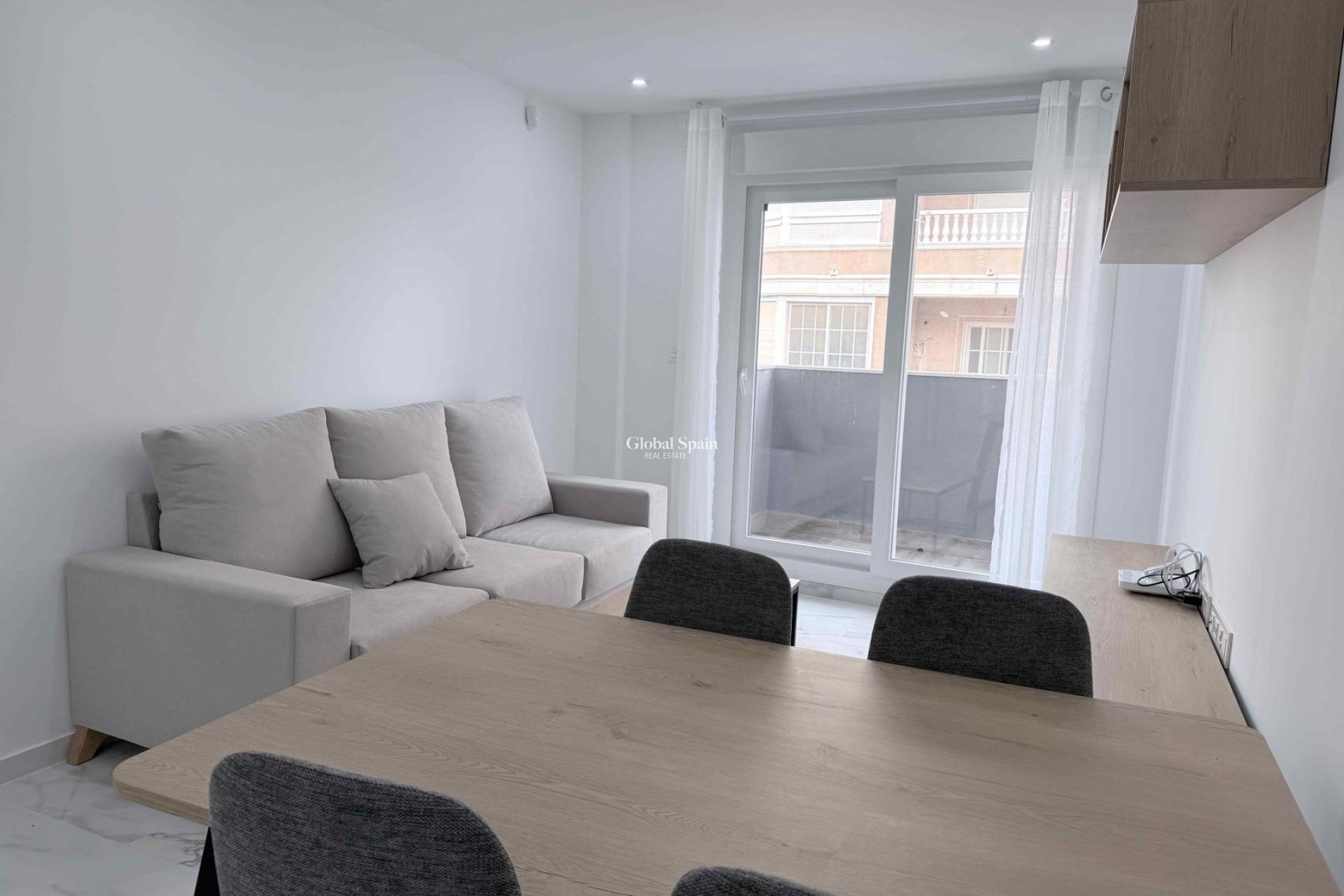 Wederverkoop - APPARTEMENT -
TORREVIEJA - Costa Blanca