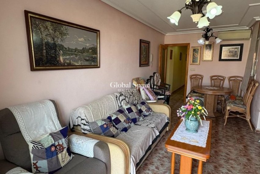 Wederverkoop - APPARTEMENT -
TORREVIEJA - Costa Blanca