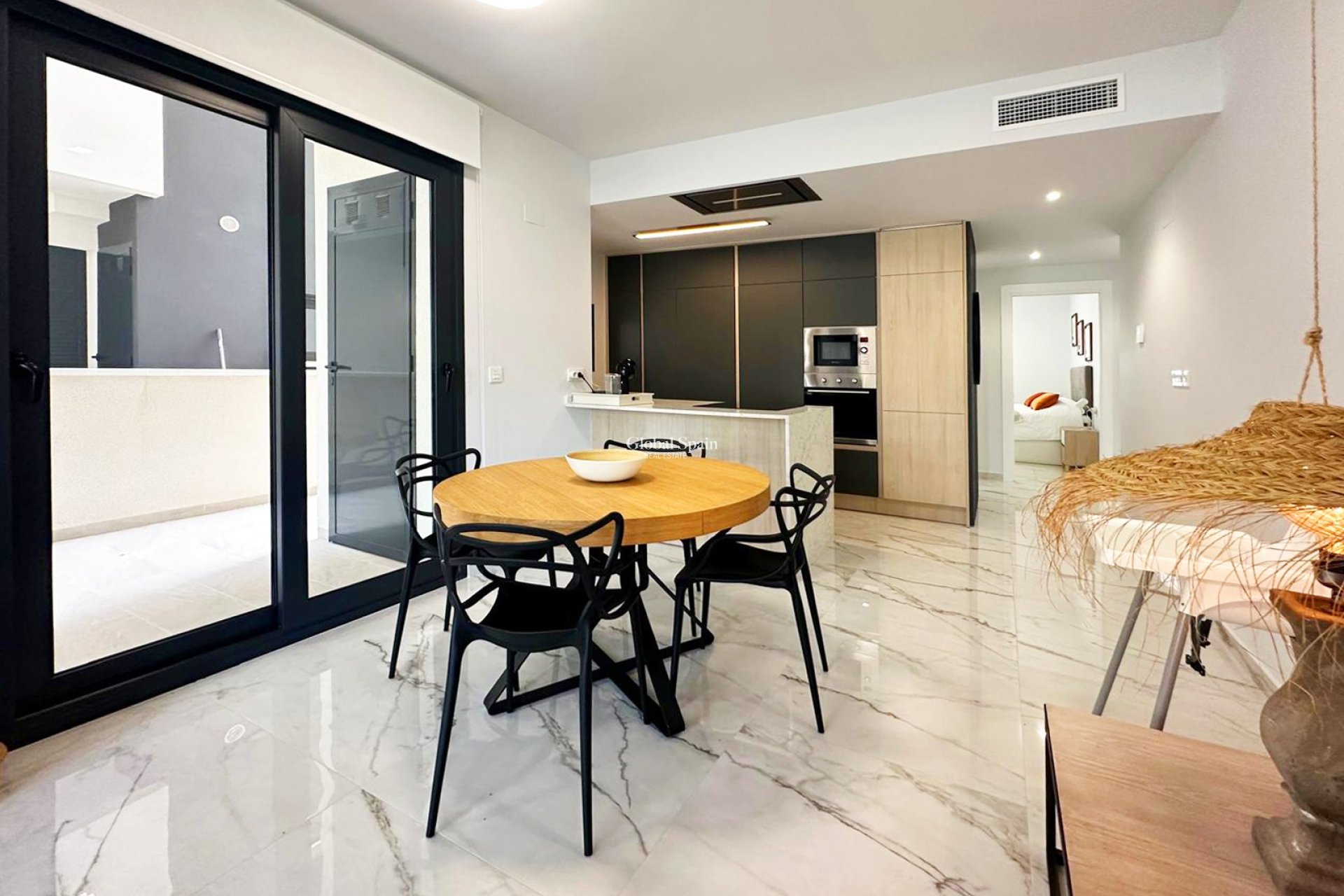 Wederverkoop - APPARTEMENT -
TORREVIEJA - Costa Blanca