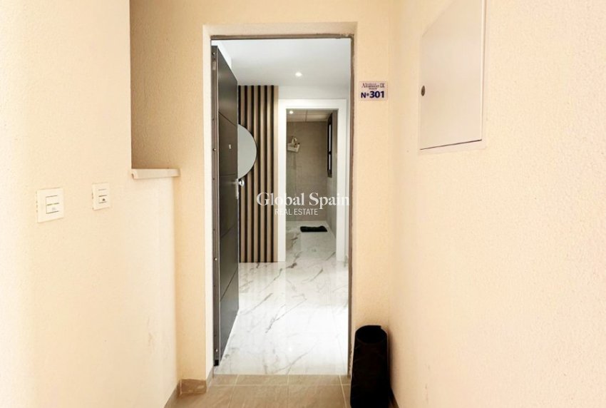 Wederverkoop - APPARTEMENT -
TORREVIEJA - Costa Blanca