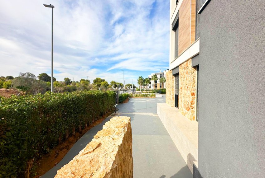 Wederverkoop - APPARTEMENT -
TORREVIEJA - Costa Blanca