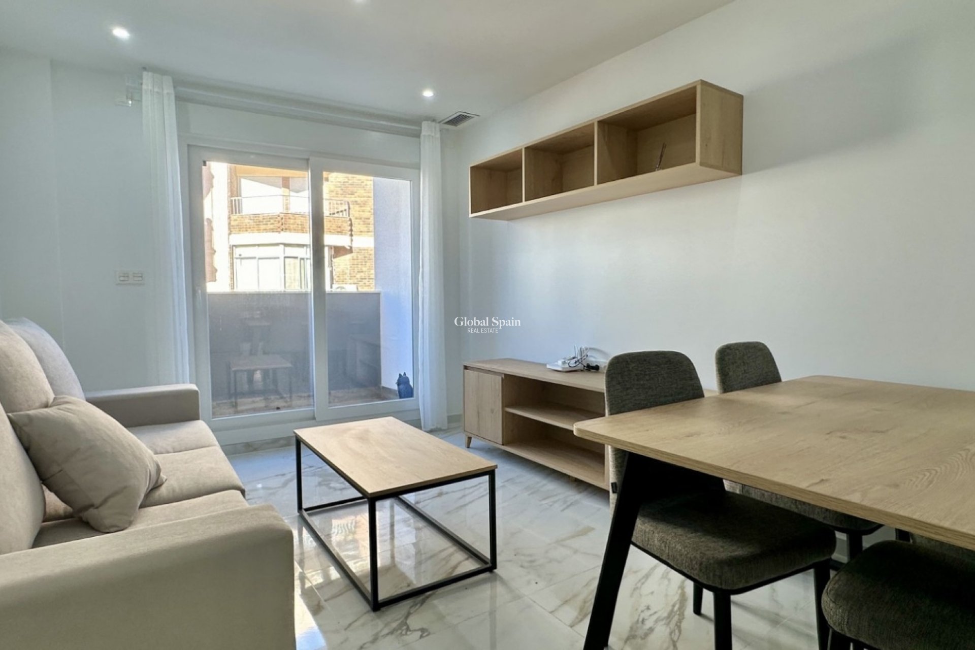 Wederverkoop - APPARTEMENT -
TORREVIEJA - Costa Blanca