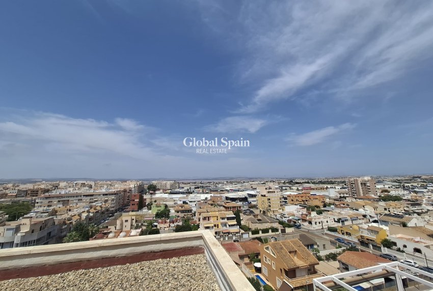 Wederverkoop - APPARTEMENT -
TORREVIEJA - Costa Blanca