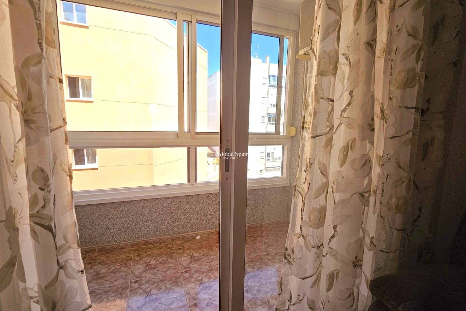 Wederverkoop - APPARTEMENT -
TORREVIEJA - Costa Blanca