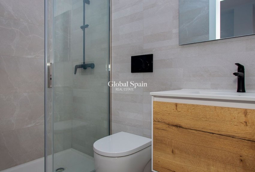 Wederverkoop - APPARTEMENT -
TORREVIEJA - Costa Blanca