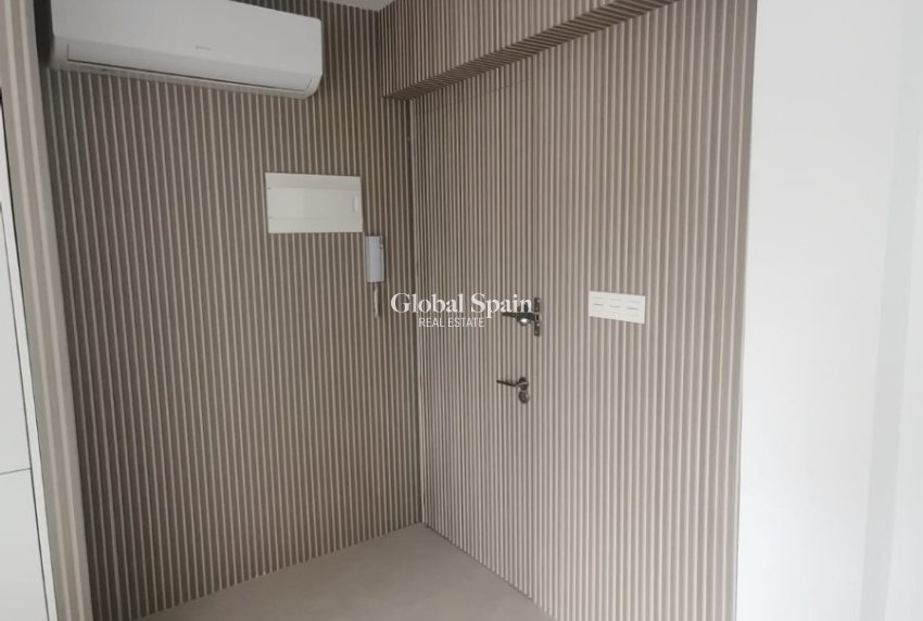 Wederverkoop - APPARTEMENT -
TORREVIEJA - Costa Blanca