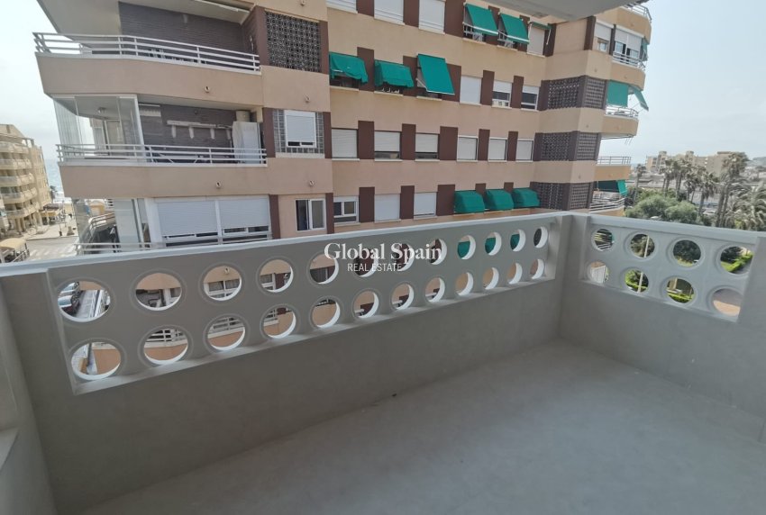 Wederverkoop - APPARTEMENT -
TORREVIEJA - Costa Blanca