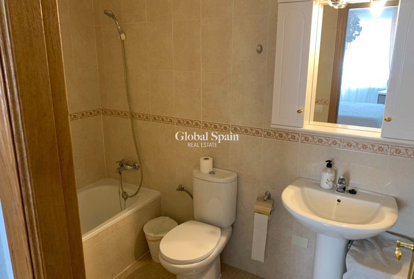 Wederverkoop - APPARTEMENT -
TORREVIEJA - Costa Blanca