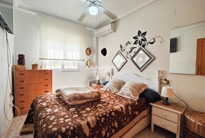 Wederverkoop - APPARTEMENT -
TORREVIEJA - Costa Blanca