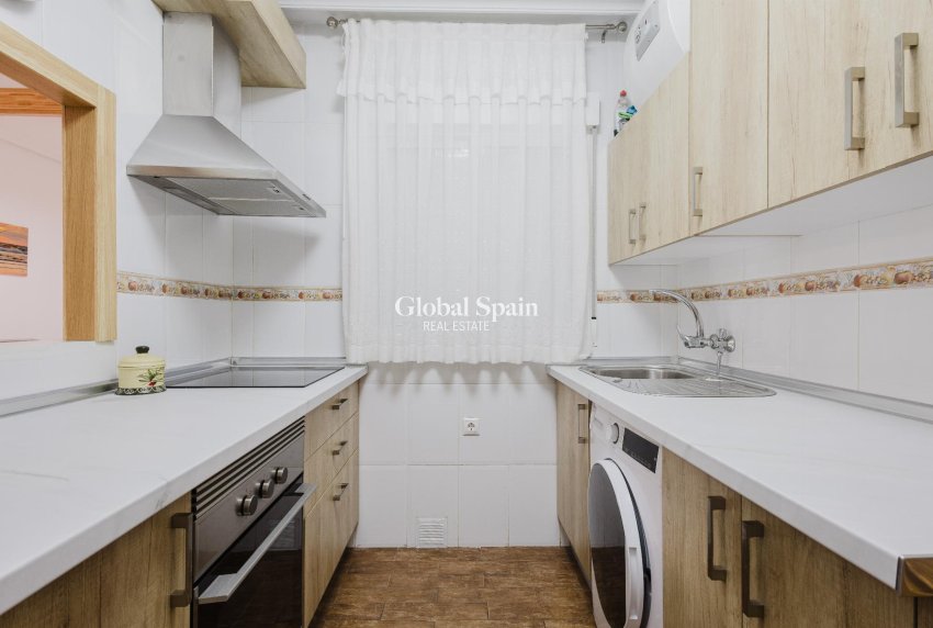 Wederverkoop - APPARTEMENT -
TORREVIEJA - Costa Blanca