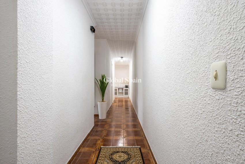 Wederverkoop - APPARTEMENT -
TORREVIEJA - Costa Blanca