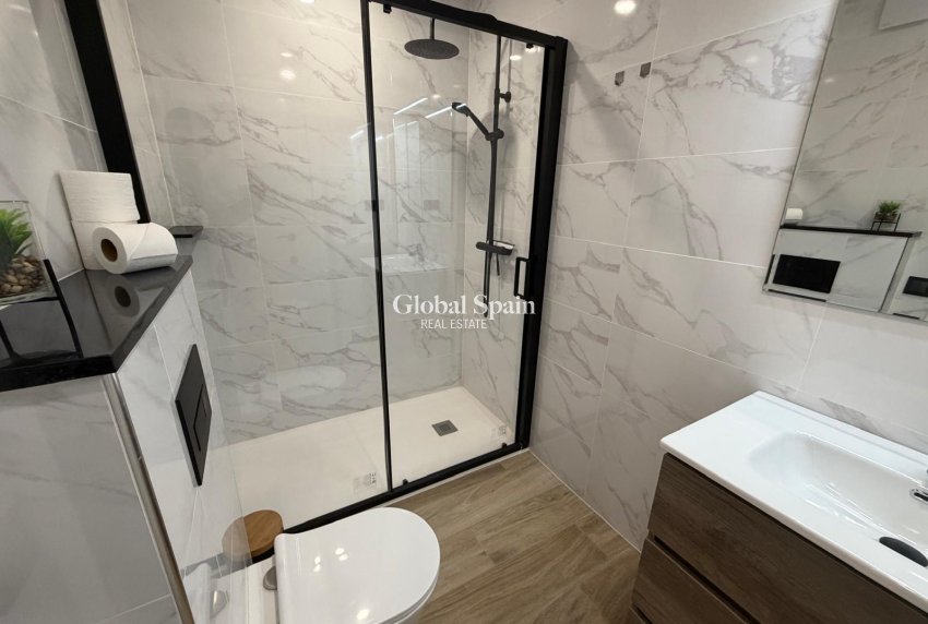 Wederverkoop - APPARTEMENT -
TORREVIEJA - Costa Blanca