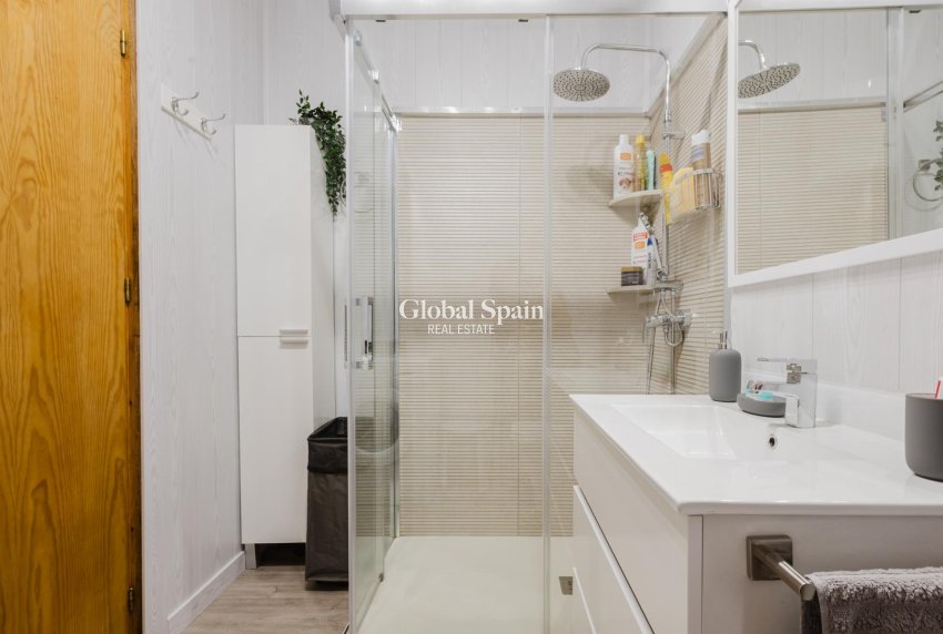 Wederverkoop - APPARTEMENT -
TORREVIEJA - Costa Blanca