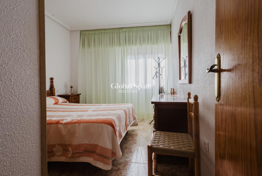 Wederverkoop - APPARTEMENT -
TORREVIEJA - Costa Blanca