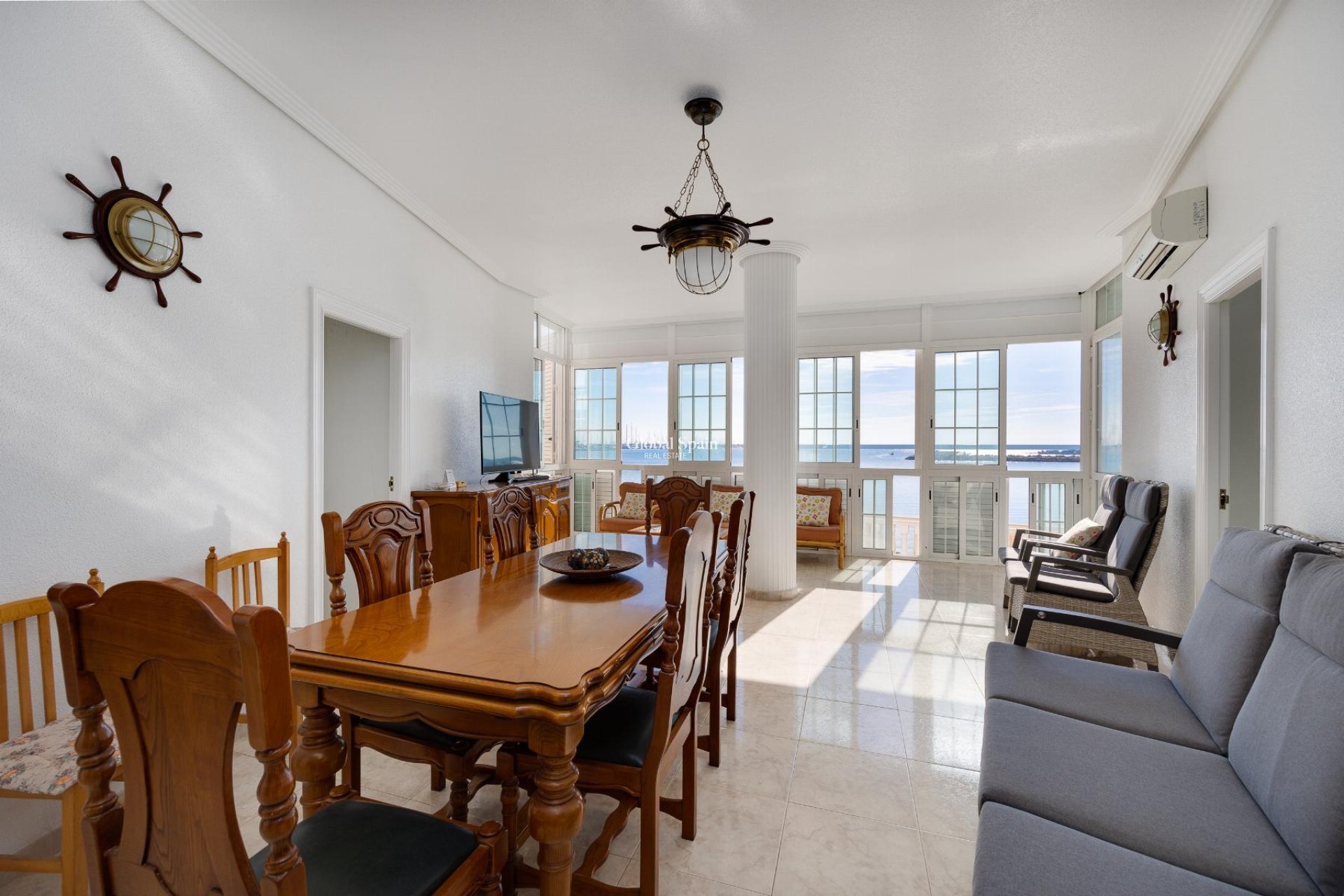 Wederverkoop - APPARTEMENT -
TORREVIEJA - Costa Blanca