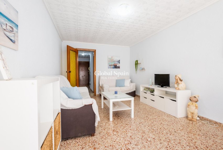 Wederverkoop - APPARTEMENT -
TORREVIEJA - Costa Blanca