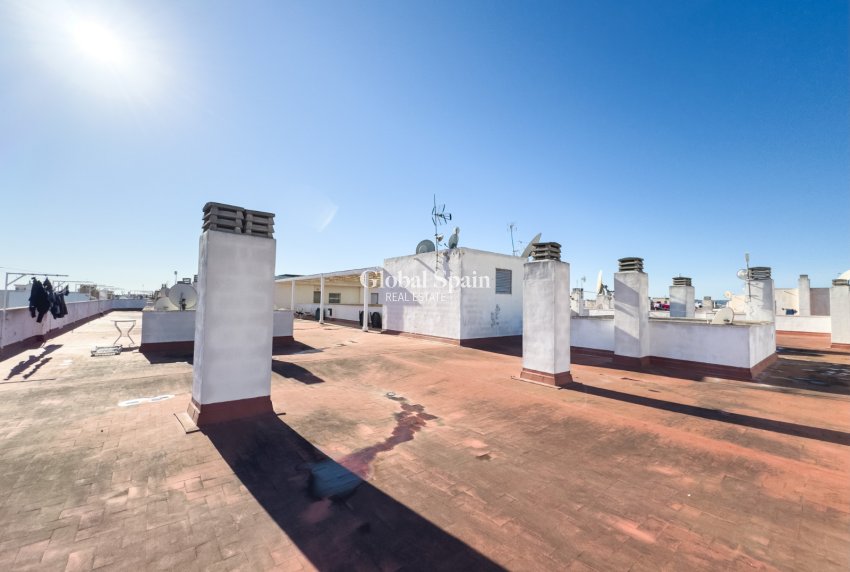 Wederverkoop - APPARTEMENT -
TORREVIEJA - Costa Blanca