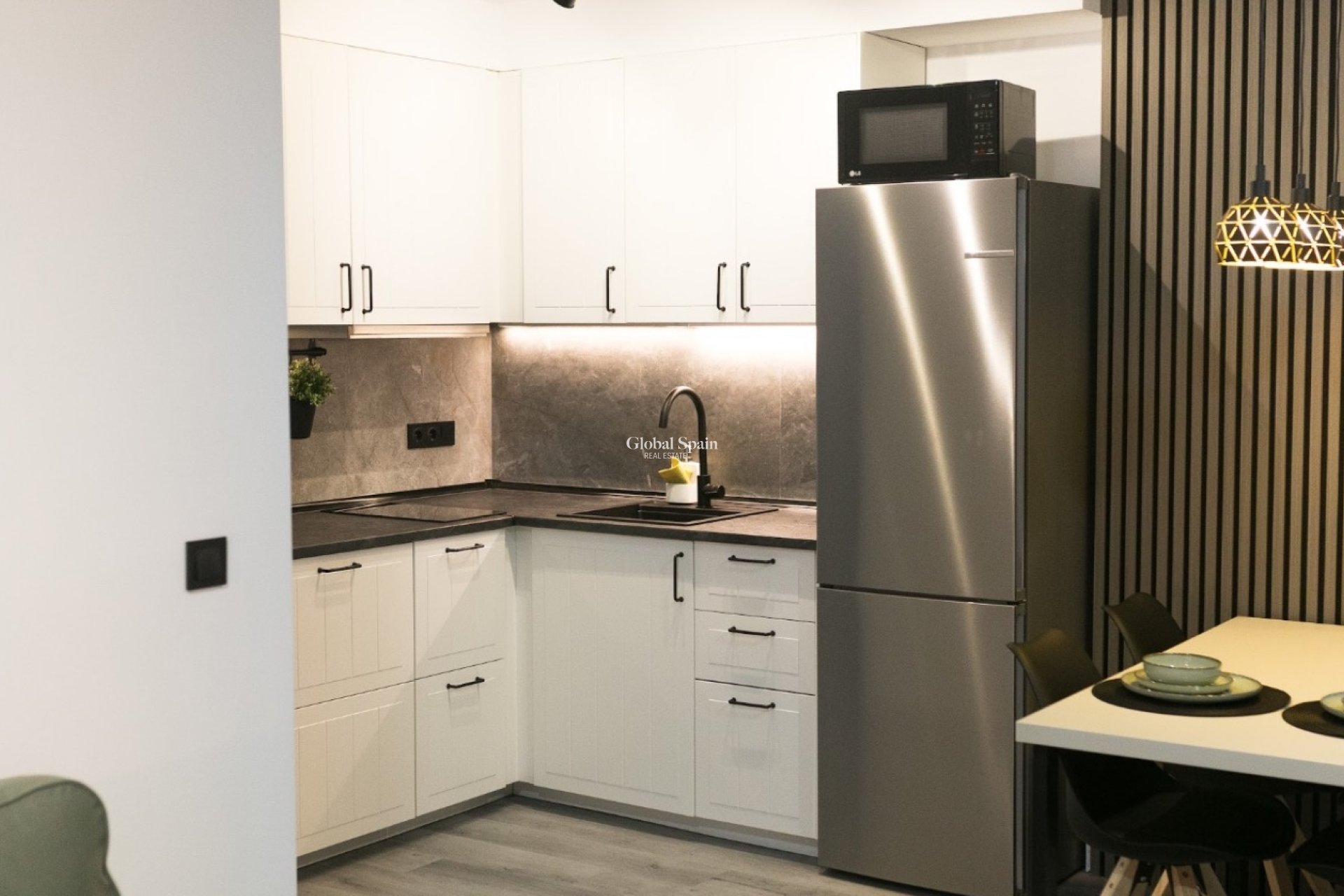 Wederverkoop - APPARTEMENT -
TORREVIEJA - Costa Blanca