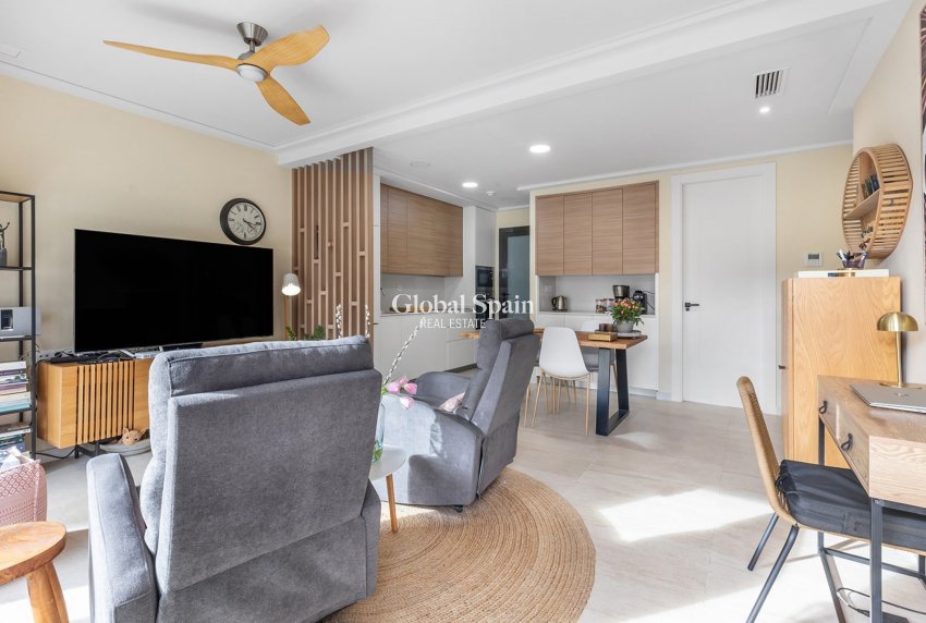 Wederverkoop - APPARTEMENT -
TORREVIEJA - Costa Blanca