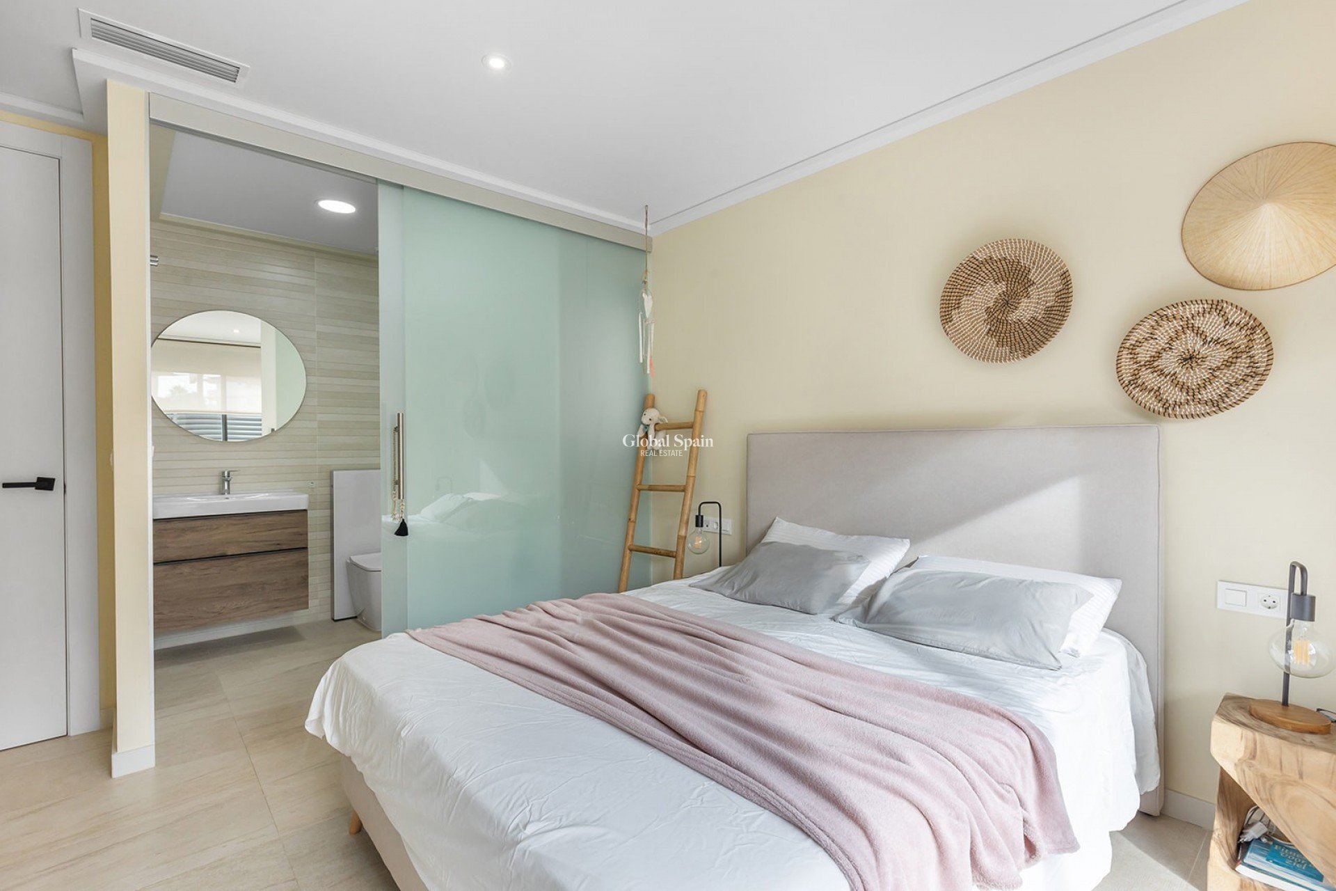 Wederverkoop - APPARTEMENT -
TORREVIEJA - Costa Blanca