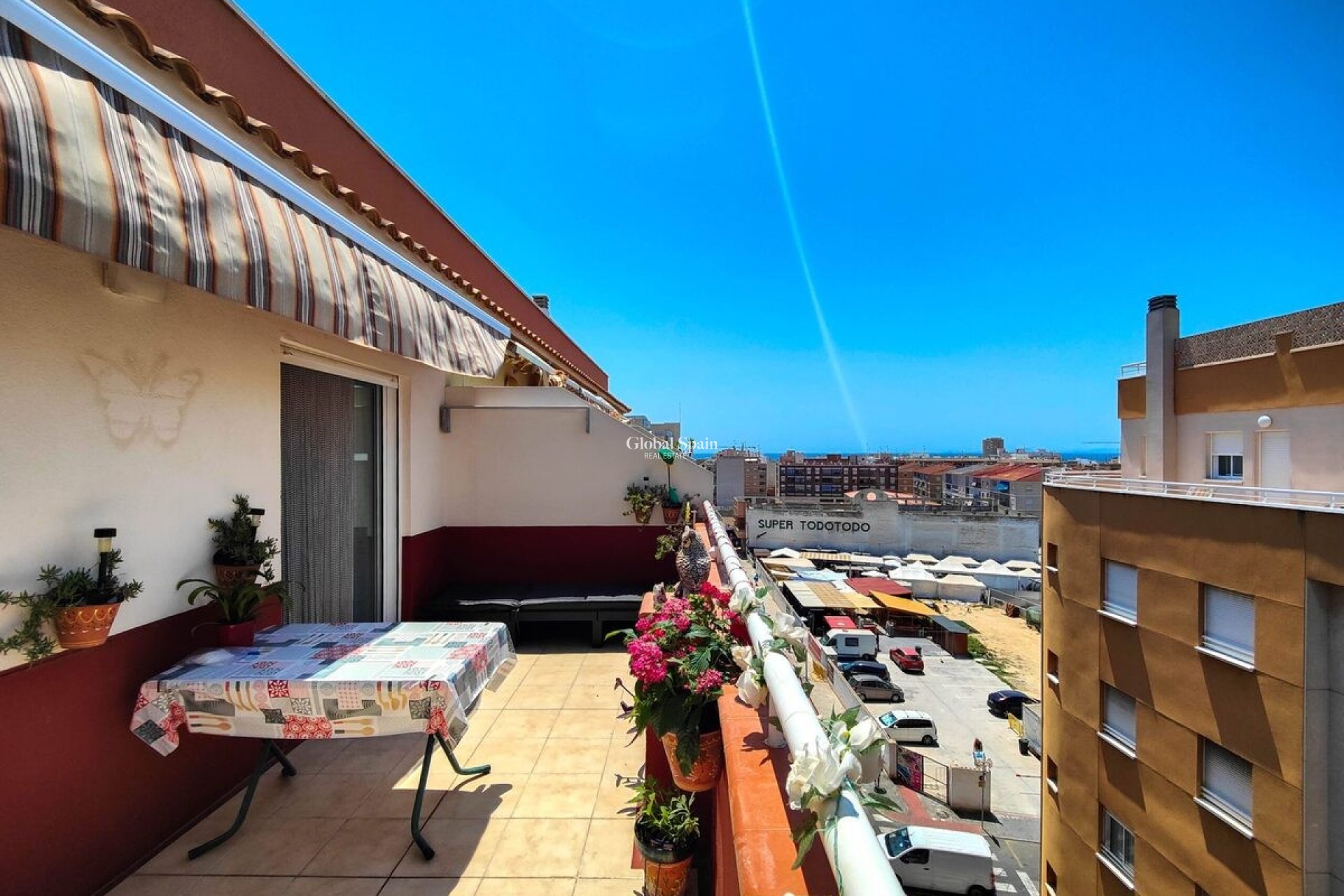 Wederverkoop - APPARTEMENT -
TORREVIEJA - Costa Blanca