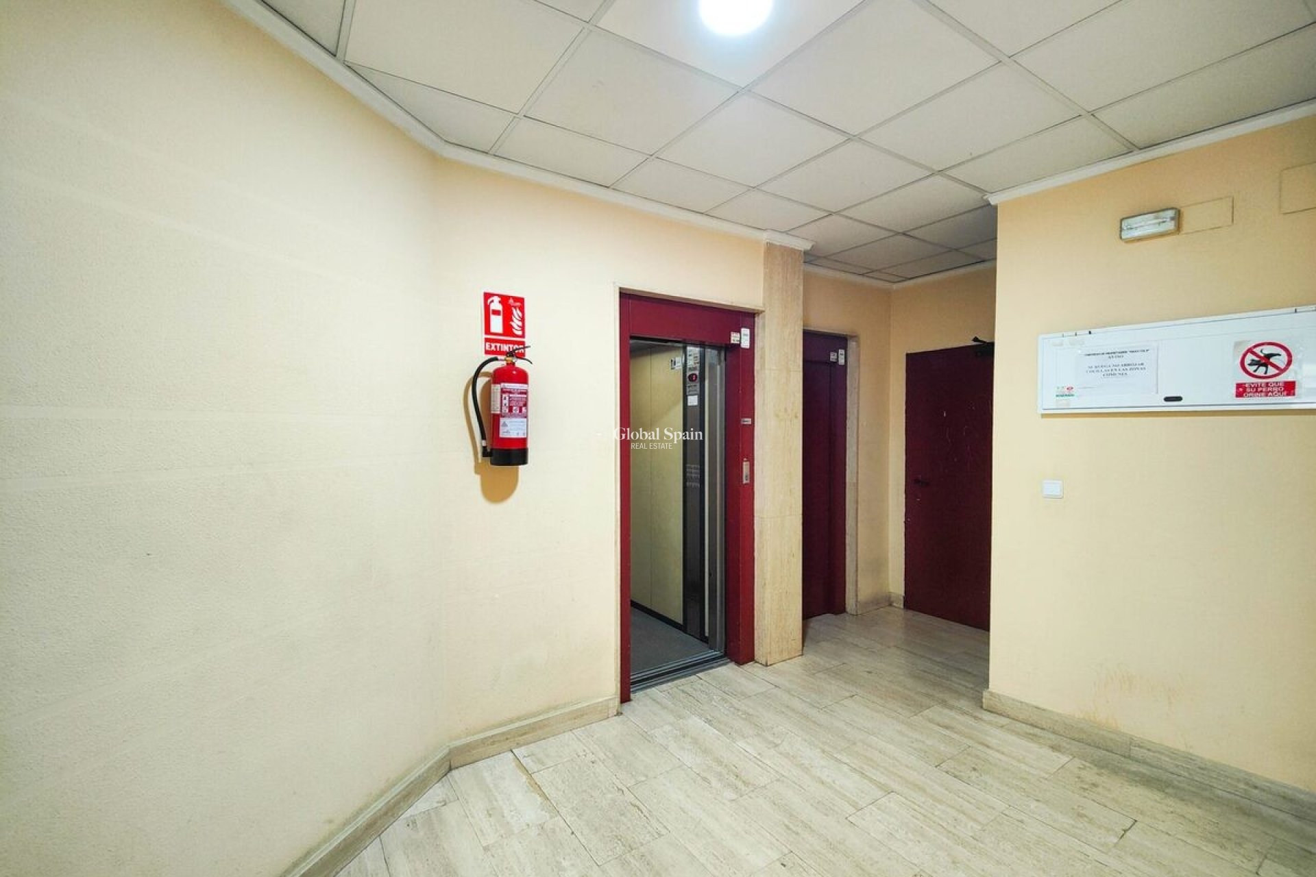 Wederverkoop - APPARTEMENT -
TORREVIEJA - Costa Blanca