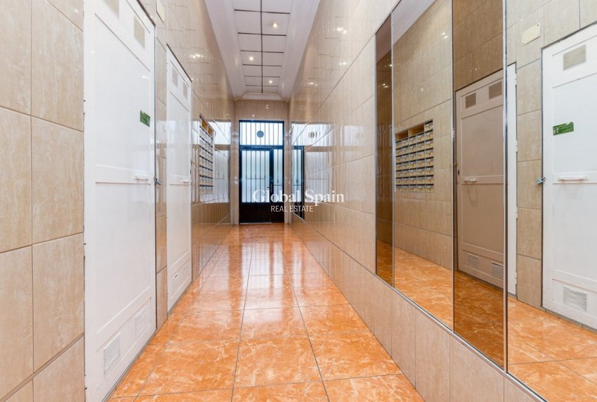 Wederverkoop - APPARTEMENT -
TORREVIEJA - Costa Blanca