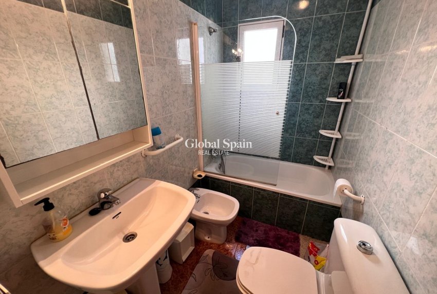 Wederverkoop - APPARTEMENT -
TORREVIEJA - Costa Blanca