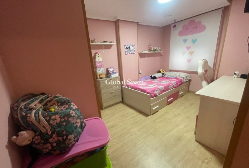 Wederverkoop - APPARTEMENT -
TORREVIEJA - Costa Blanca