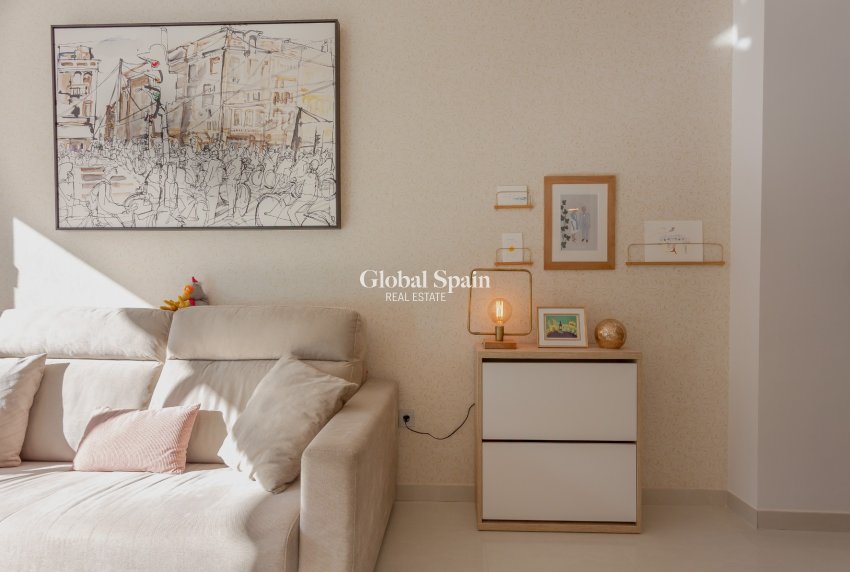 Wederverkoop - APPARTEMENT -
TORREVIEJA - Costa Blanca