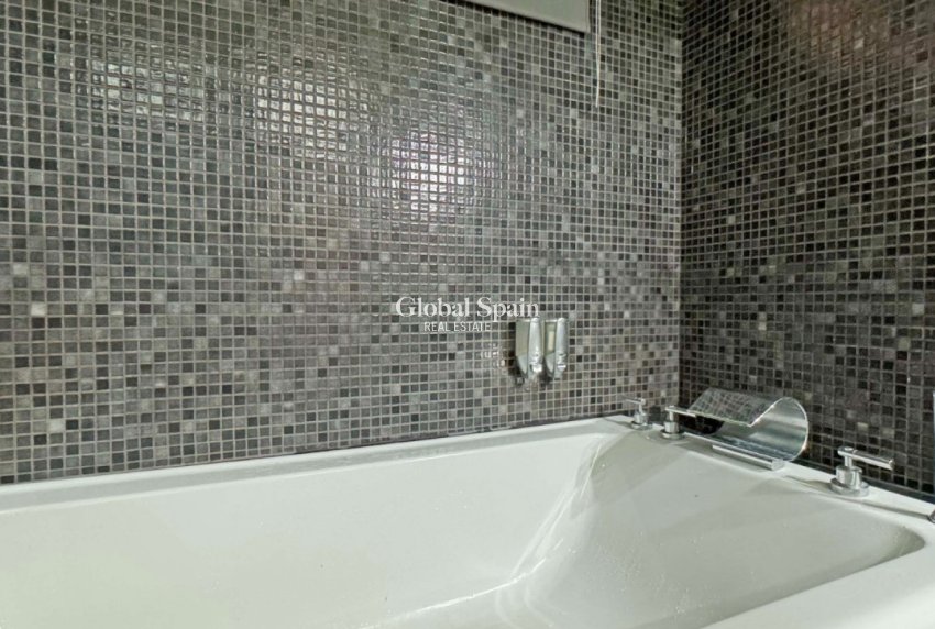 Wederverkoop - APPARTEMENT -
TORREVIEJA - Costa Blanca