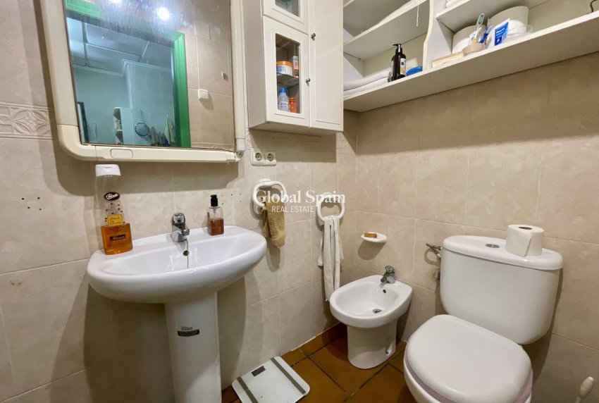 Wederverkoop - APPARTEMENT -
TORREVIEJA - Costa Blanca