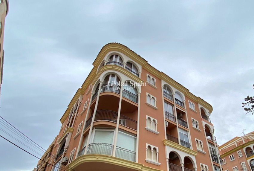 Wederverkoop - APPARTEMENT -
TORREVIEJA - Costa Blanca