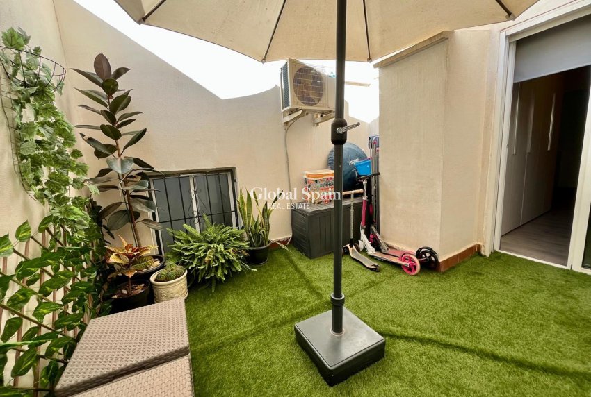 Wederverkoop - APPARTEMENT -
TORREVIEJA - Costa Blanca