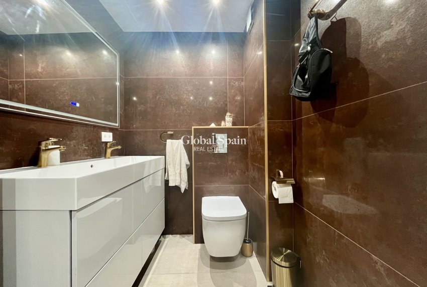 Wederverkoop - APPARTEMENT -
TORREVIEJA - Costa Blanca