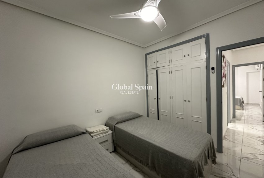 Wederverkoop - APPARTEMENT -
TORREVIEJA - Costa Blanca